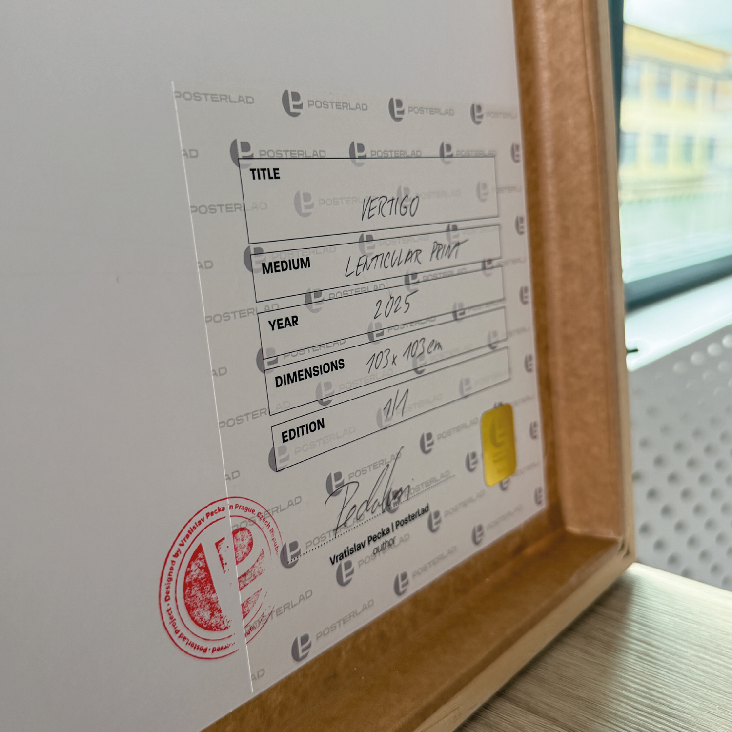 Mesmerizing 100x100 cm lenticular print in white wooden frame