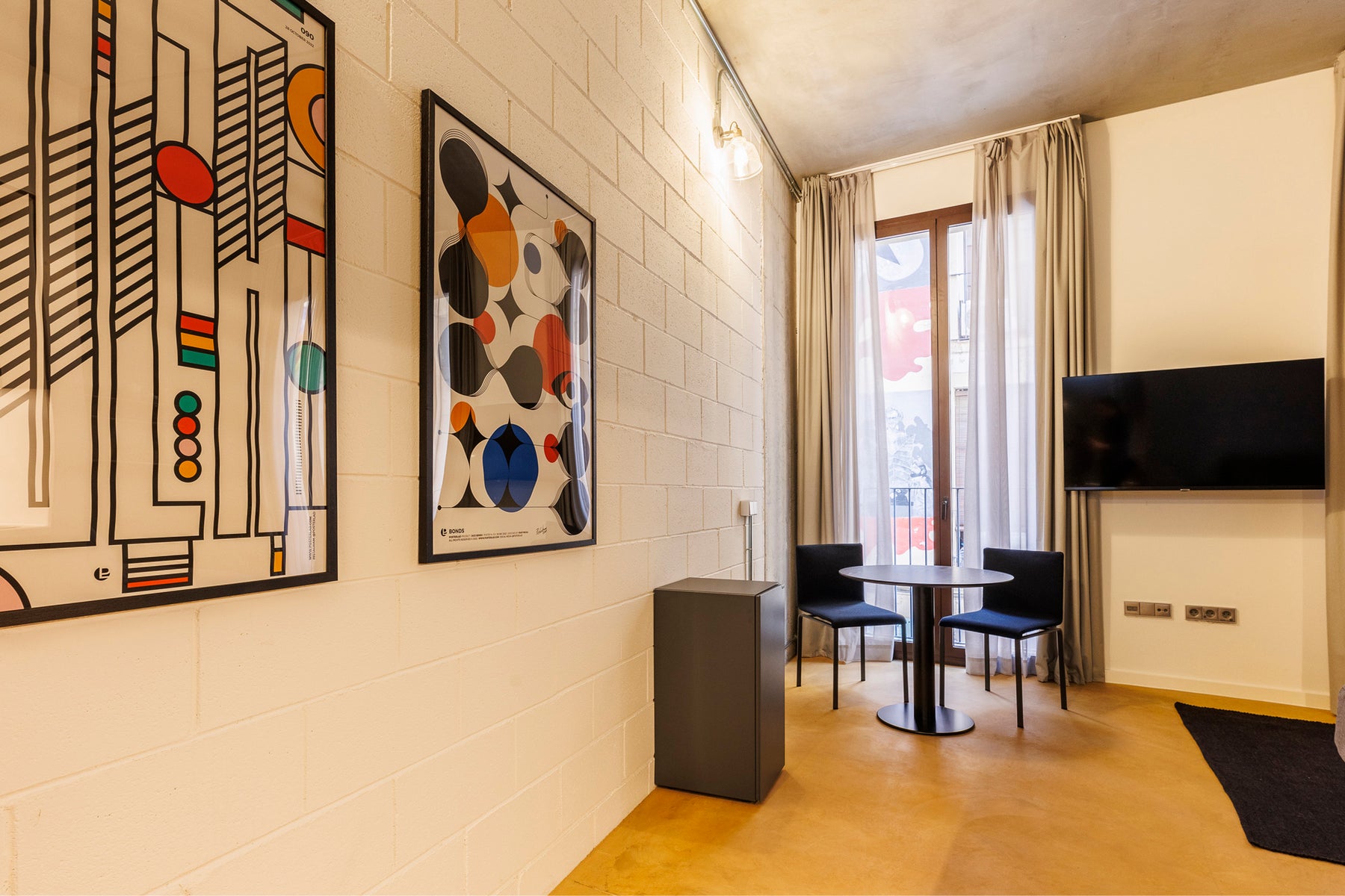 PosterLad in Belvillage, Barcelona